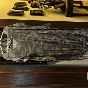 Long  Cameo  Short Sleeve Dress